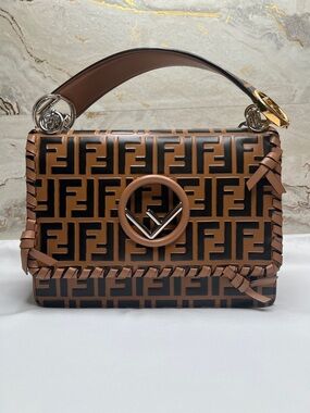 #011610XB FF Embossed Fendi Kan I